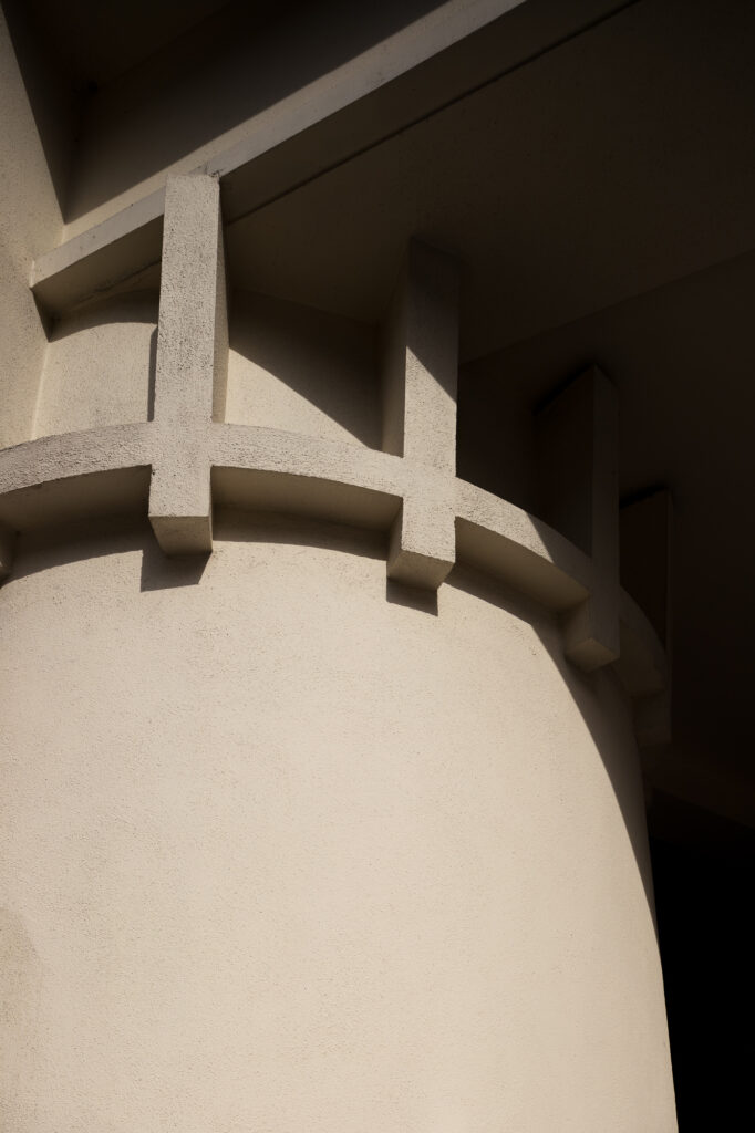 detail-of-column-in-sun-and-shadow-of-archers-garage