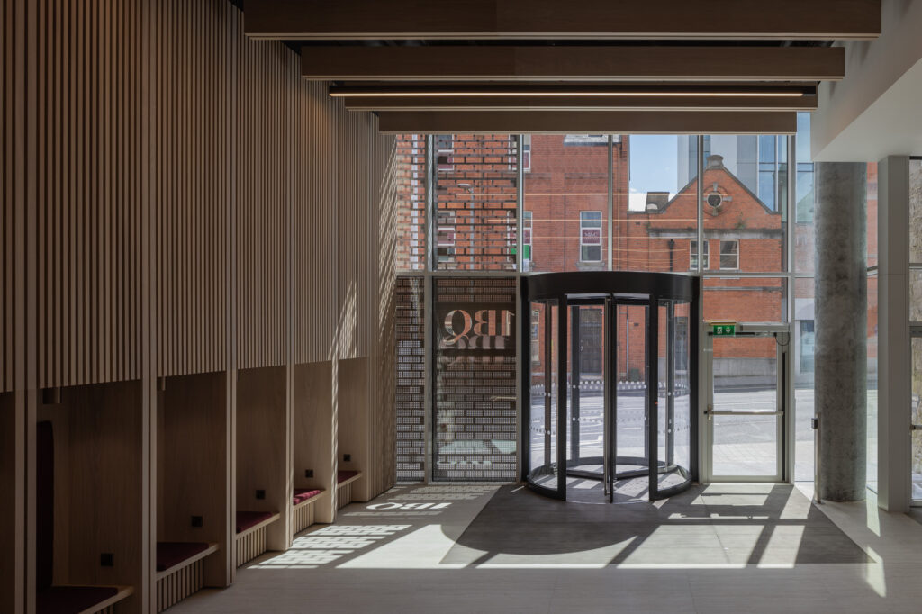 entrance-hall-with-view-to-henry-street