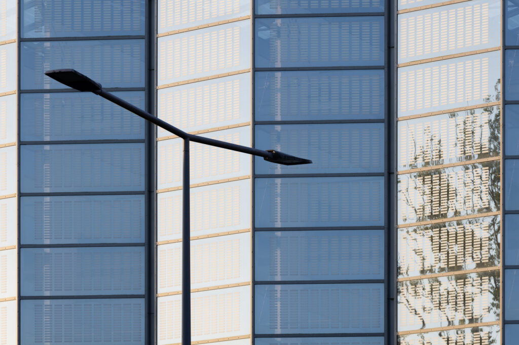 rotterdam-central-north-elevation-glass-facade-wtih-streetlight