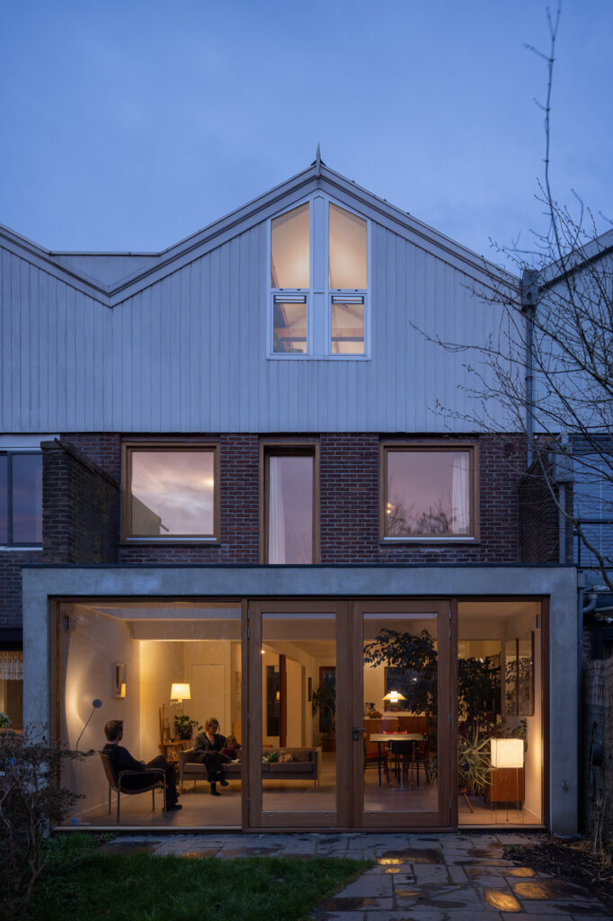 Werengouw-House-at-twilight-Alexandra-Sonnemans-Andrew-Campion-Photography