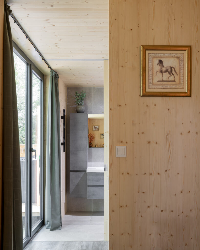 clt-wall-panel-with-view-to-bathroom