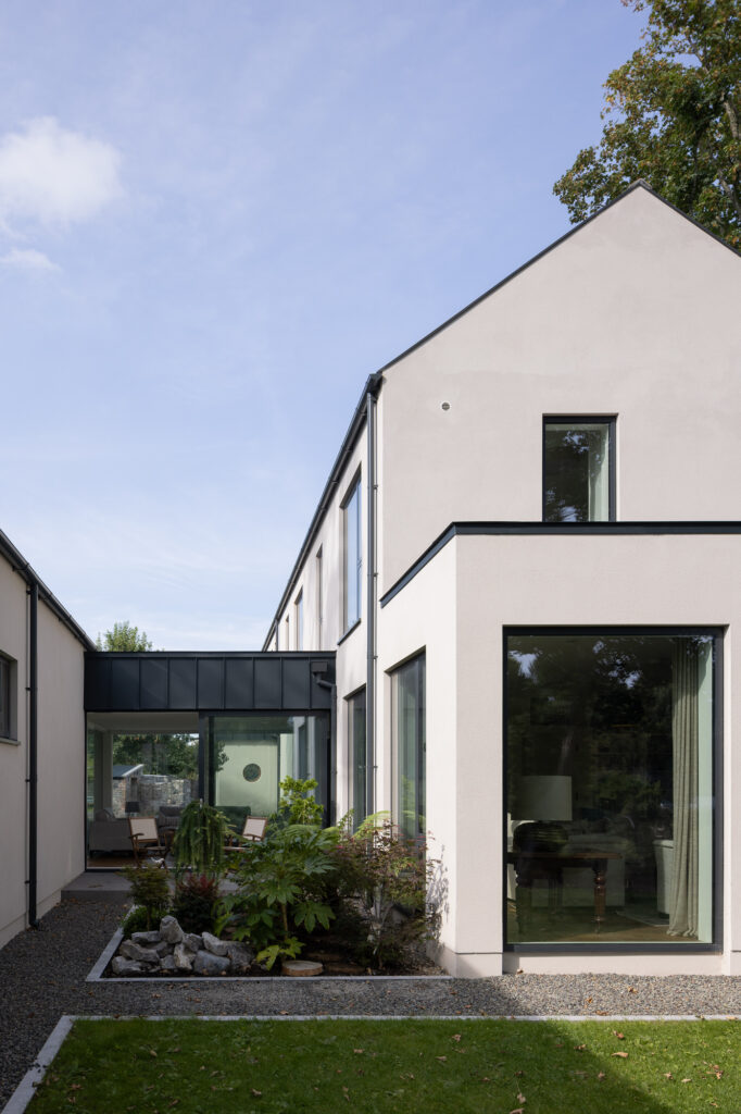 modern-Home-with-zinc-clad-connecting-single-and-double-storey